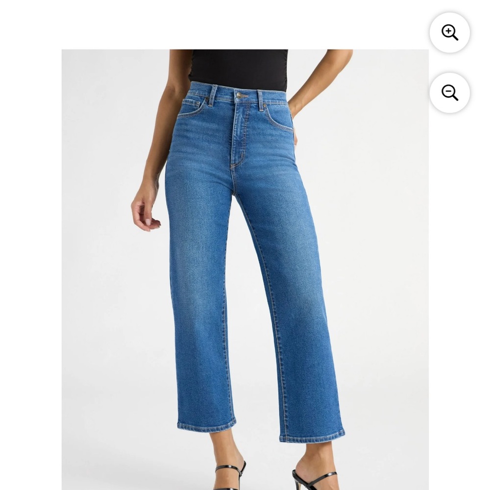 Ankle Lengh Straight Leg Jeans